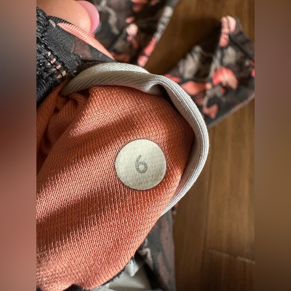 Lululemon High Times Pant Luxtreme
Paint Storm Espresso Multi
W5L95S
Soul Cycle - Picture 2 of 8